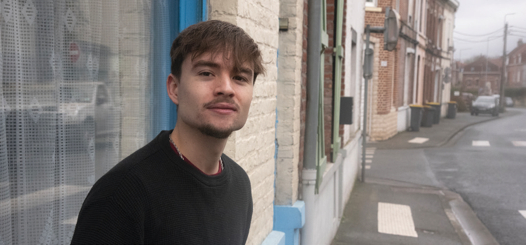 Samuel, qui a choisi un métier nomade, trouve un travail juste à côté de chez lui